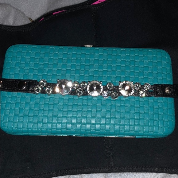 Guang Tong Leather Bracelet - Picture 3 of 5